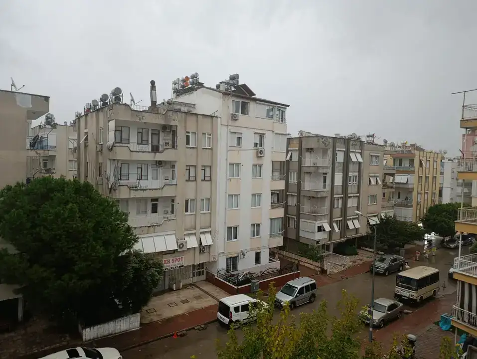 Antalya'nın Gündüzü Geceye Döndü: Sağanak Etkili Oldu 4